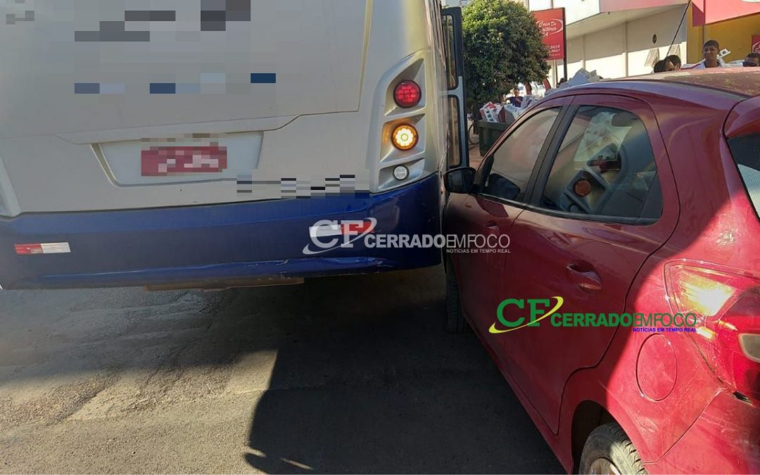 LEM: Acidente de trânsito entre ônibus coletivo e Ford Ka