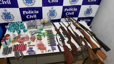 DT/Correntina apreende armas e munições