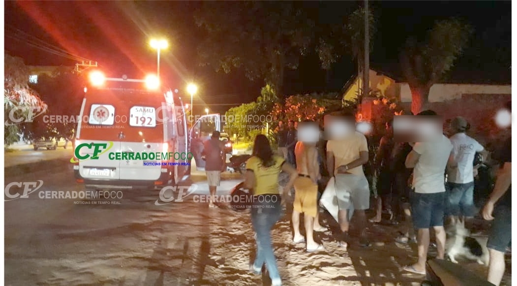 LEM: Jovem necessita de atendimento médico após colisão no bairro Florais Léa.
