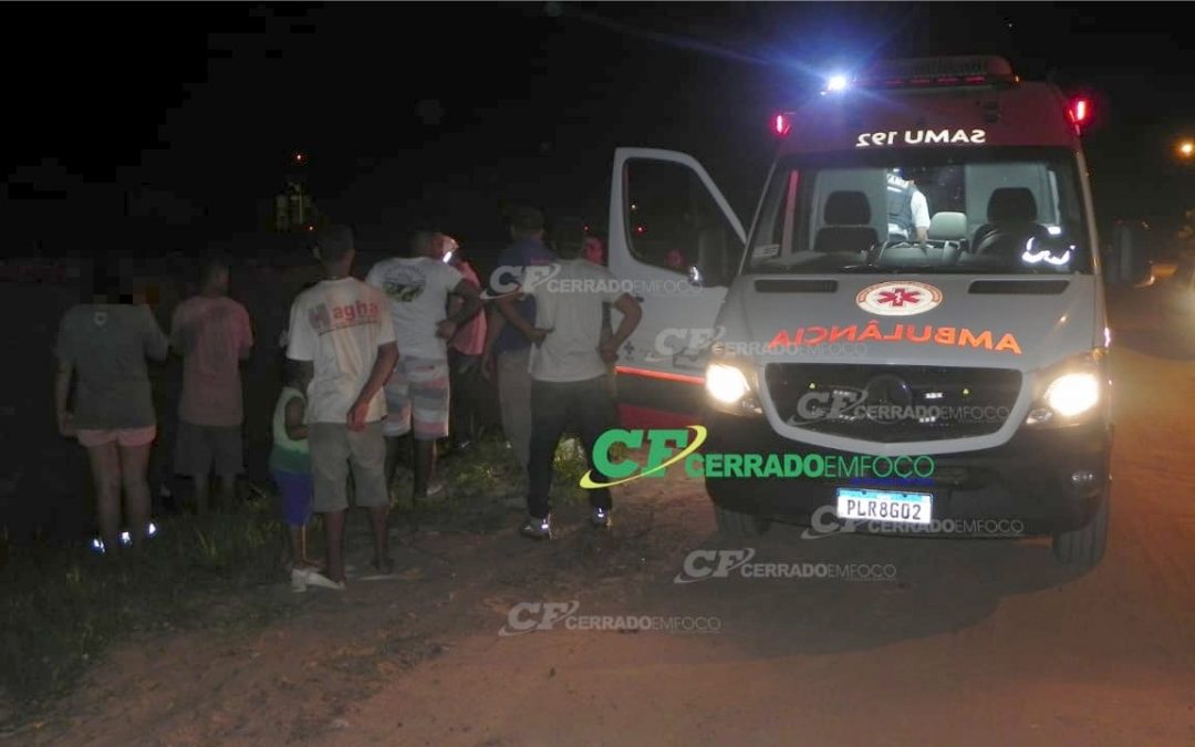 LEM: Mulher necessita de atendimento médico após cair em canal no Rio dos cachorros.