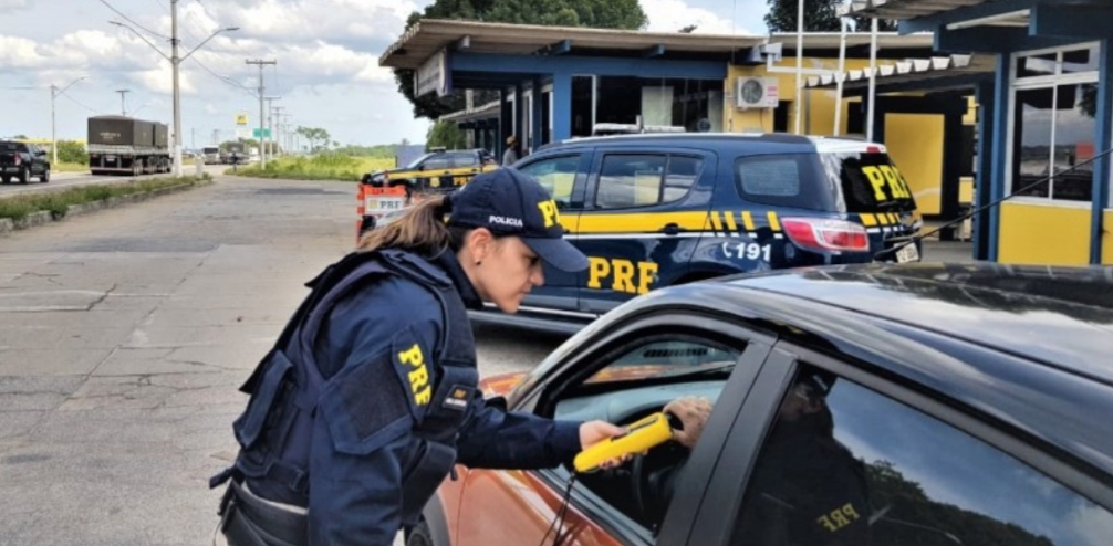 Em 2019, PRF realizou mais de 200.000 mil testes de alcoolemia nas rodovias federais da Bahia.
