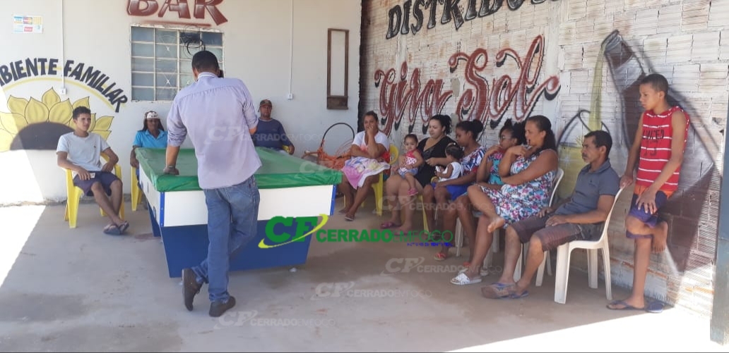 LEM: Repórter Cleu Fegally entrevista moradores do bairro Bosque dos Girassóis 2.